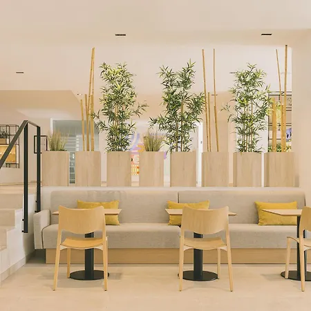 新海洋公寓式酒店